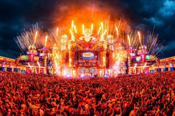 Canvasdoek - flames - Intents Festival 2025